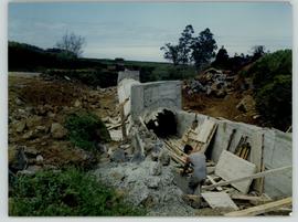Construção de aqueduto na Via Rápida da Terceira