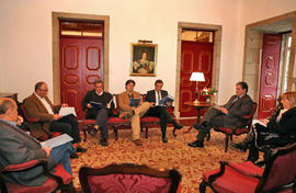 A direção da Câmara de Comércio de Angra do Heroísmo, em audiência, com o presidente do Governo R...