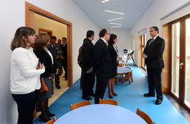 O Presidente do Governo Regional visita as áreas de atividades da creche e jardim-de-infância do ...