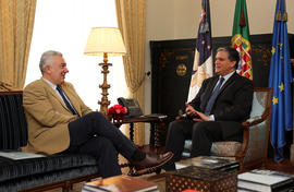 O presidente do CDS/PP nos Açores, Artur Lima, em audiência, com o presidente do Governo Regional
