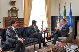 O presidente da comissão executiva da empresa NOS, em audiência, com o presidente do Governo Regi...