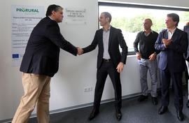 O Presidente do Governo Regional recebido por Pedro Pauleta, à chegada ao novo espaço do Complexo...