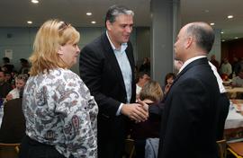 O Presidente do Governo dos Açores, na chegada ao almoço de Ação de Graças