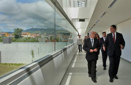 O presidente do Governo Regional, Vasco Cordeiro e José Gonçalo Botelho, Diretor da escola EPROSEC