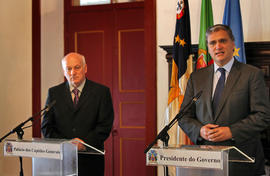 O presidente do Governo Regional e o presidente da Câmara Municipal de Angra do Heroísmo, em decl...