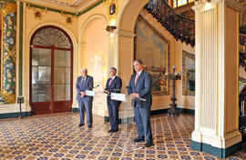 O presidente do Governo Regional e o Embaixador dos Estados Unidos da América em Portugal, Robert...