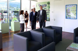O presidente do Governo Regional visita o espaço de apoio ao visitante a Casa do Parque