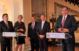 O presidente do Governo Regional e o  representante do Governo Estadual, Marc Pacheco, e em decla...
