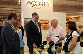 O Presidente do Governo Regional visitou os vários expositores de atividades representados na Fei...