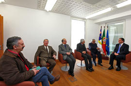 O presidente do Governo Regional em audiência, com o presidente da Câmara Municipal da Praia da V...