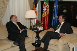 O presidente do Governo Regional concedeu uma audiência, ao candidato presidencial, Manuel Alegre