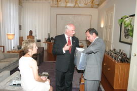 Oferta do Sheriff de Bristol ao presidente do Governo Regional, no Palácio de Sant’Ana
