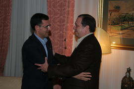Cumprimento de despedida  do Presidente do Governo ao Comandante cessante da Zona Aérea dos Açore...