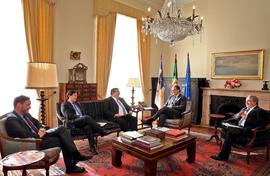 O presidente do Governo Regional em conjunto com o Vice-Presidente receberam, em audiência, com a...