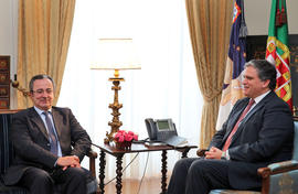 O presidente da Câmara Municipal de Vila Franca do Campo, em audiência, com o presidente do Gover...