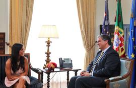 Atleta canadiana de ascendência açoriana Meaghan Benfeito, em audiência, com o presidente do Gove...