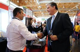 O Presidente do Governo Regional visita os expositores que participaram no maior evento empresari...