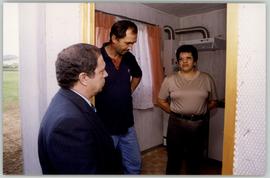 Família realojada num pré-fabricado