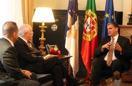 O Xerife de Bristol, Thomas M. Hodgson, em audiência, com o presidente do Governo Regional