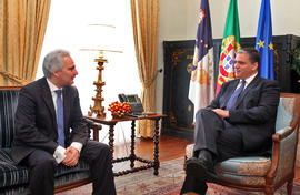 O Eurodeputado Luis Paulo Alves, em audiência, com o Presidente do Governo, Vasco Cordeiro