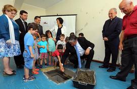 O Presidente do Governo Regional lança a primeira pedra fundamental, da ampliação e remodelação d...