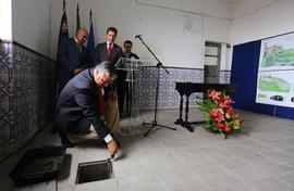 O presidente do Governo Regional lança a Primeira Pedra fundamental, da obra da Escola do Mar dos...