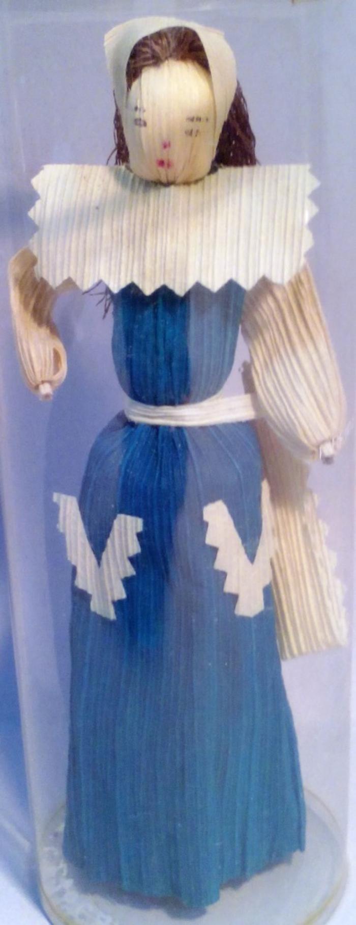 Boneca em folha de milho