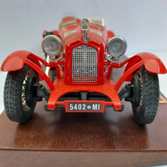 ALFA ROMEO 8C  2300M (modelo)