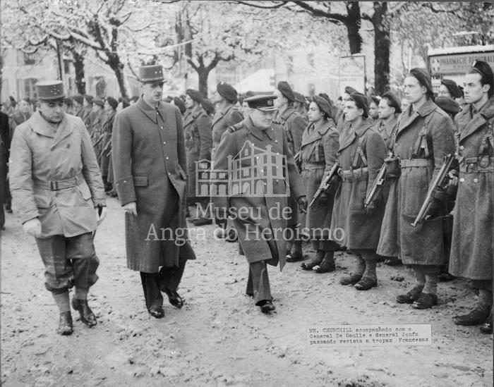 W. Churchill visita unidades do exército francês