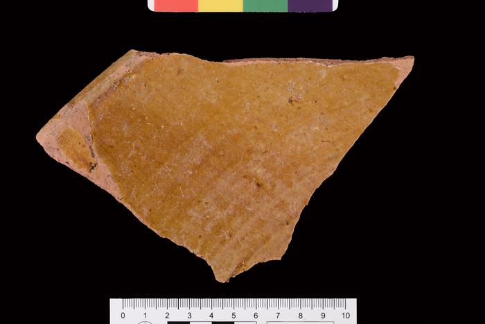 Fragmento de bordo de alguidar