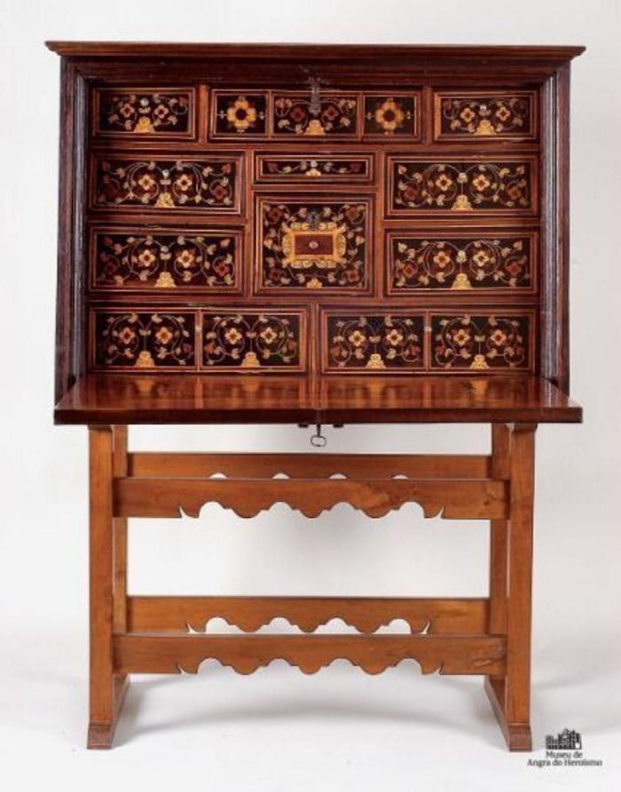 Contador com tampa de abater