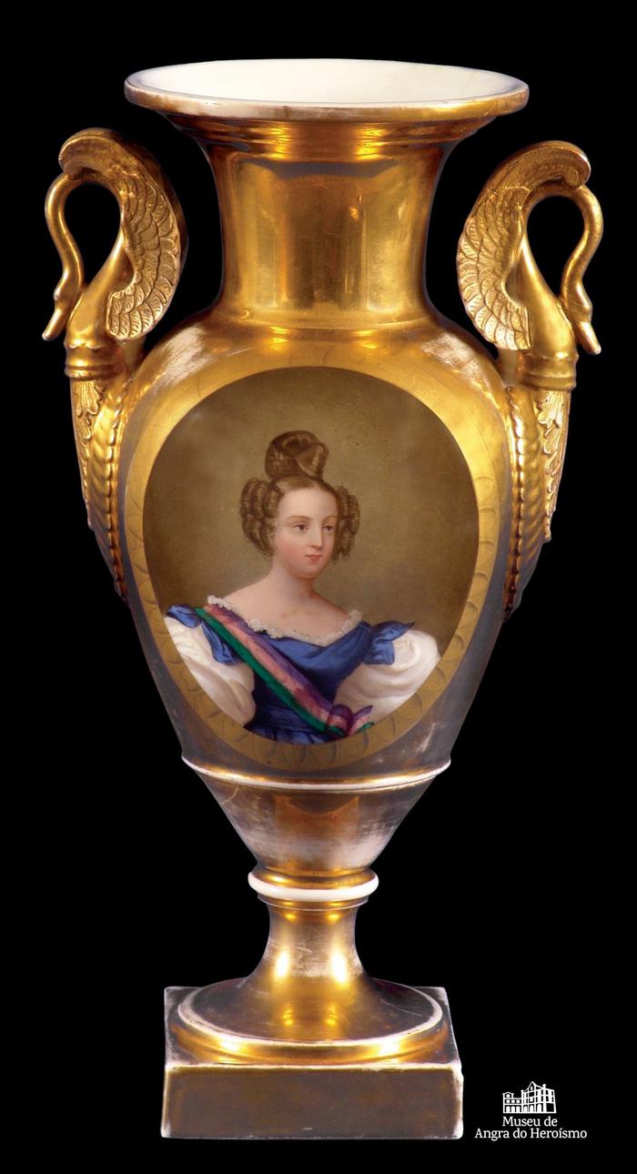 Jarra com efígie de D. Maria II