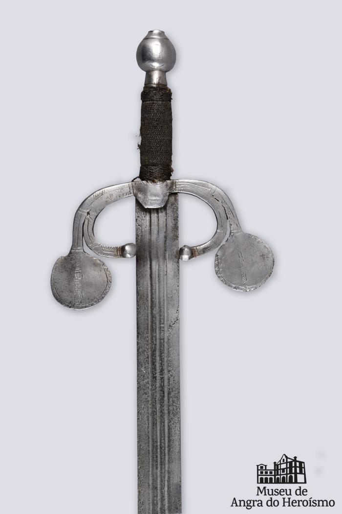 Espada de quartões caídos