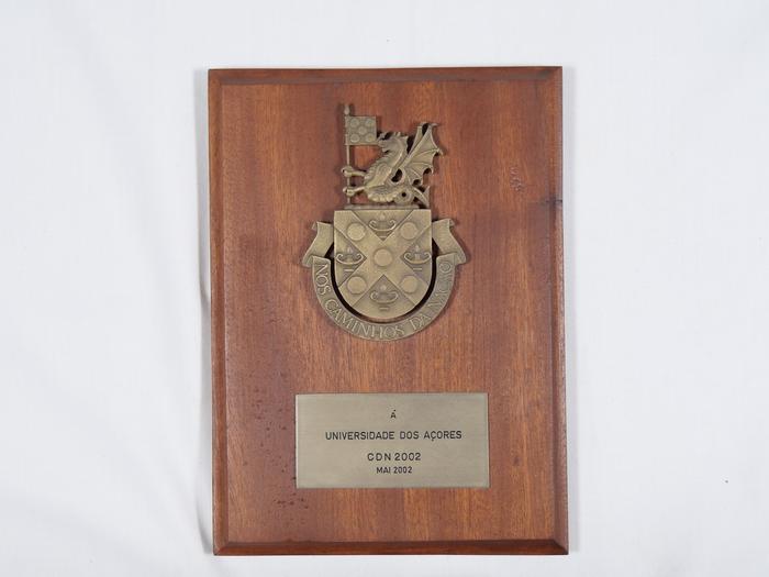 Placa decorativa do Instituto da Defesa Nacional