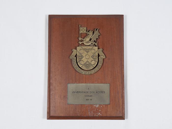 Placa decorativa do Instituto da Defesa Nacional