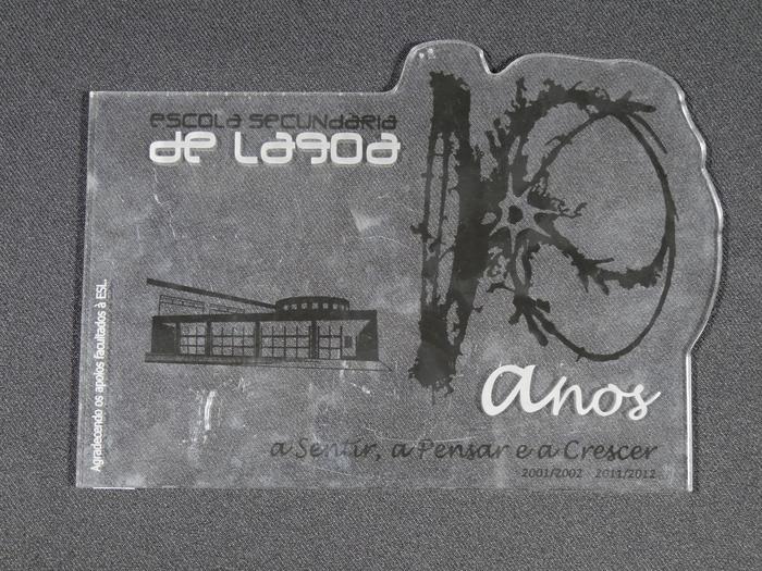 Placa do 10.º aniversário da Escola Secundária de Lagoa