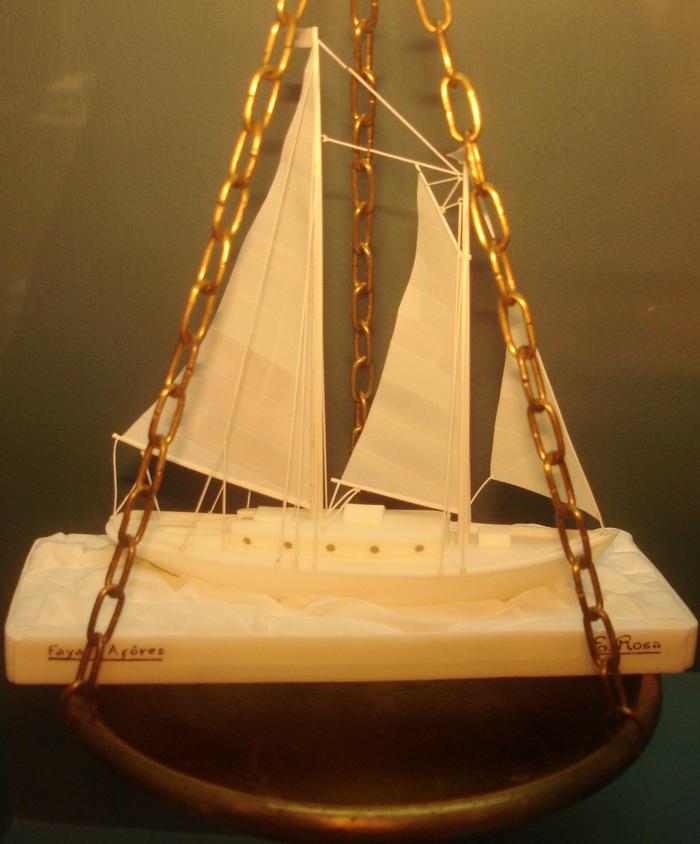 Barco à vela (miniatura)