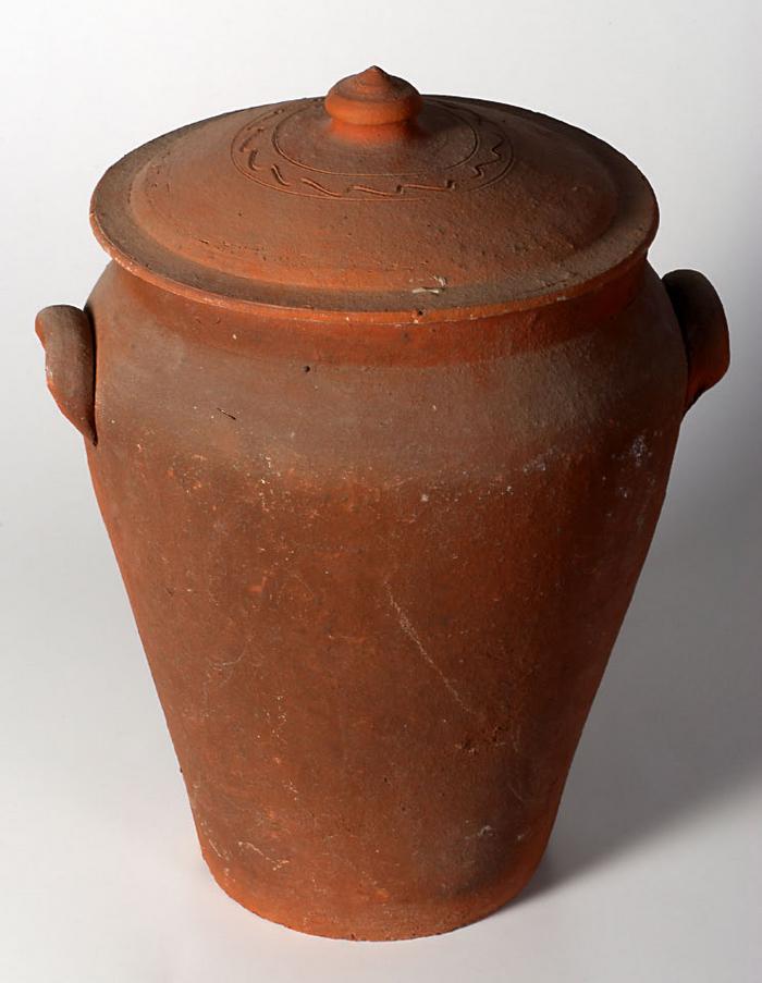 Salgadeira com tampa